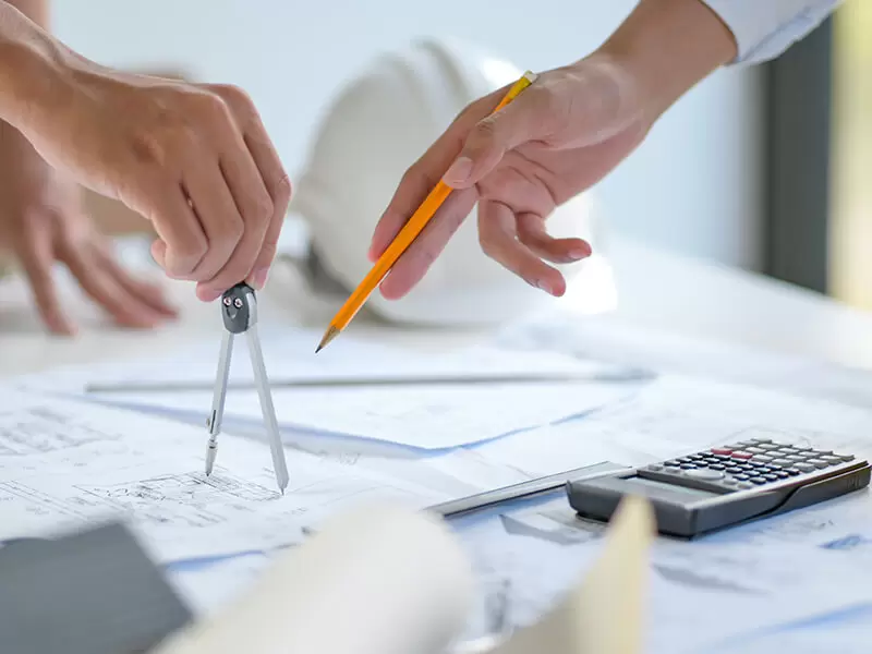 designers-and-architects-collaborate-on-designs